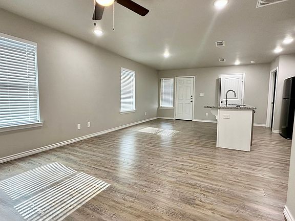 2nd image of 2634 Hickory Ave
