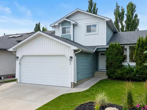 60 E Sunmeadows Ct SE, Calgary, AB T2X 3H5
