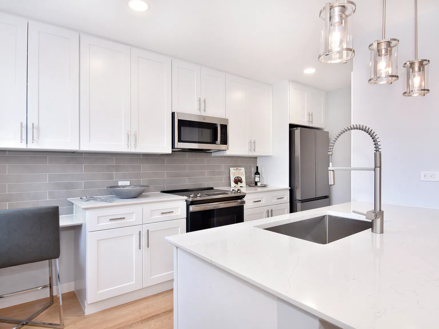 2 bed, 1095 sqft, $4,150 — Photo 4
