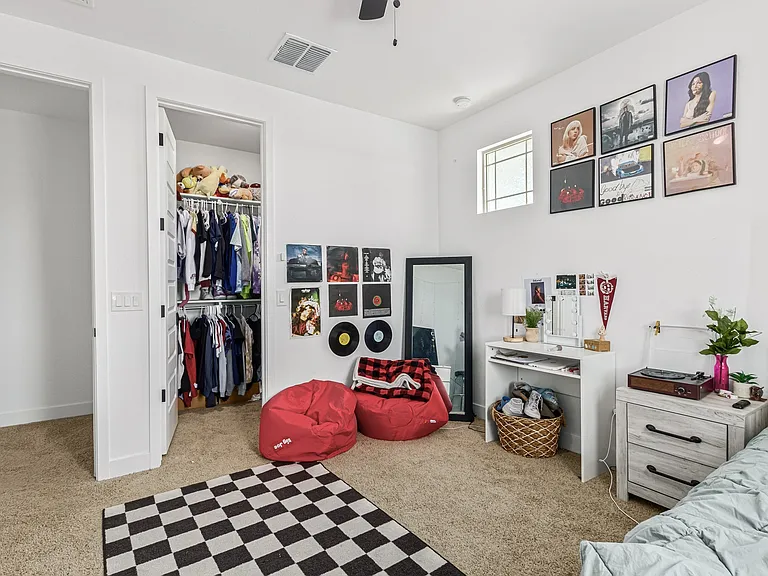 21040 E Carriage Way — Photo 15