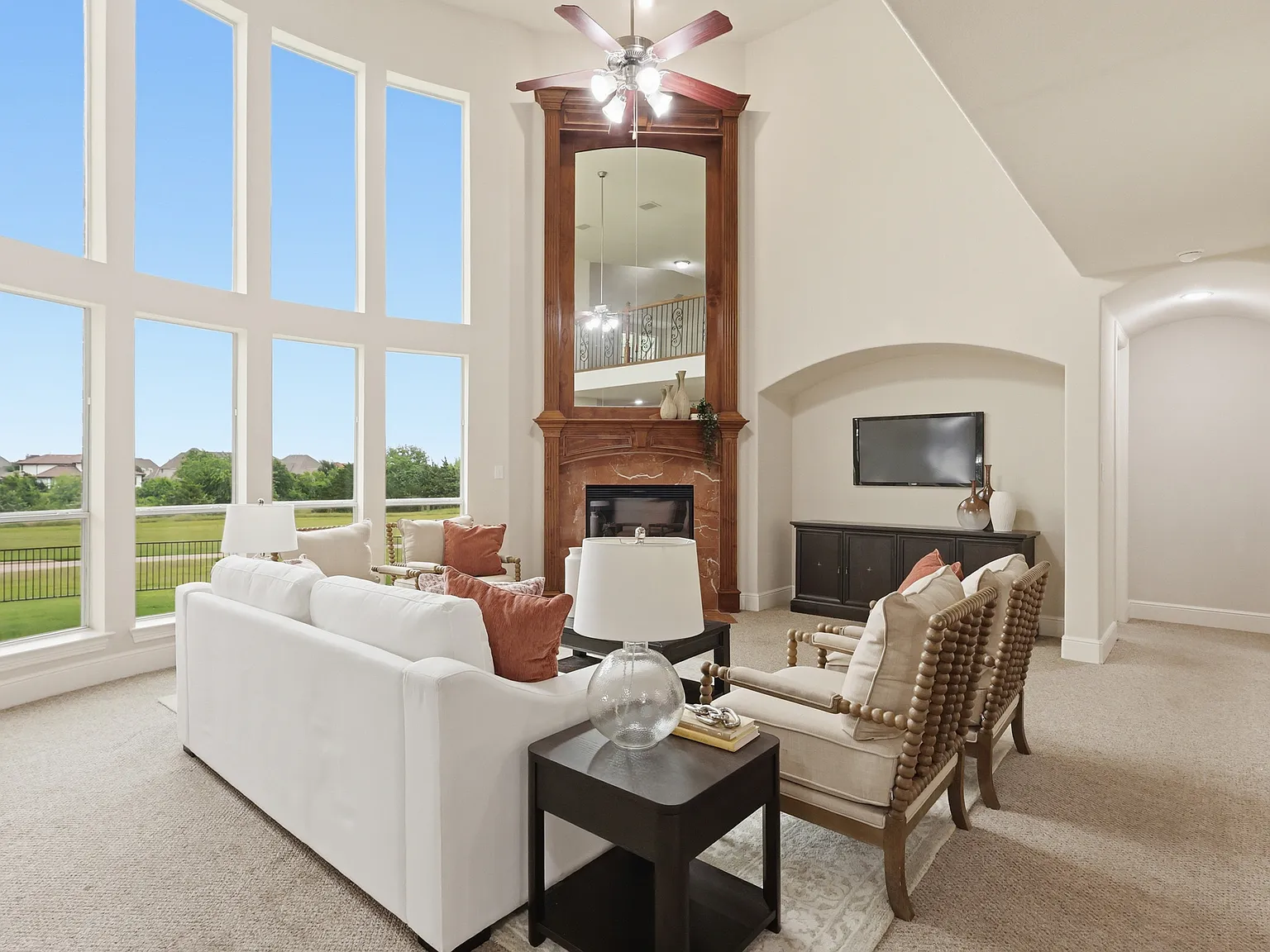 5 bed, 5442 sqft, $5,750 — Photo 3
