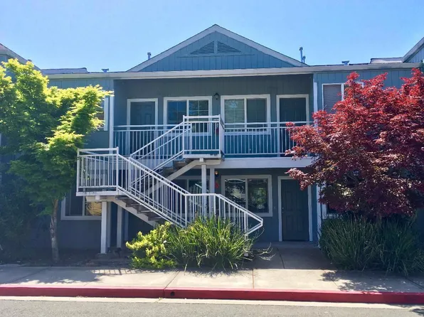 1581 La Esplanada Pl, Santa Rosa, CA 95404
