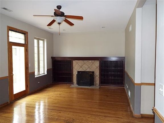 3rd image of 5020 S Prairie Ave #3
