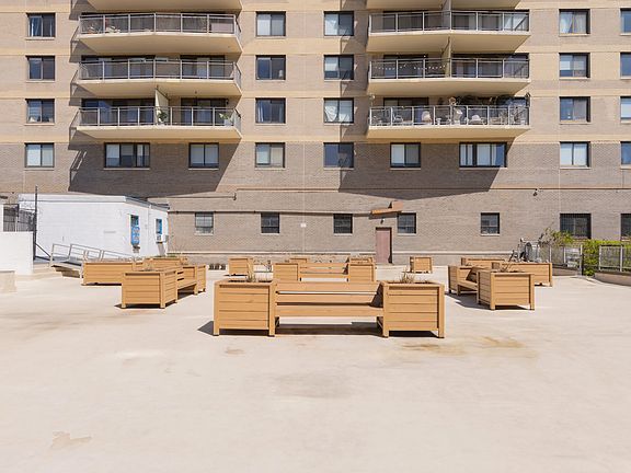 4th image of 3671 Hudson Manor Ter APT 10L