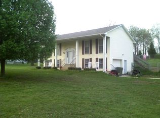 1700 Briarwood Dr, Lawrenceburg, TN 38464