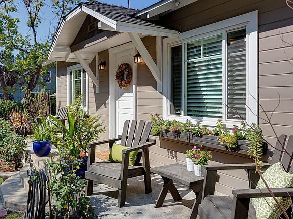 2nd image of 847 N Mar Vista Ave