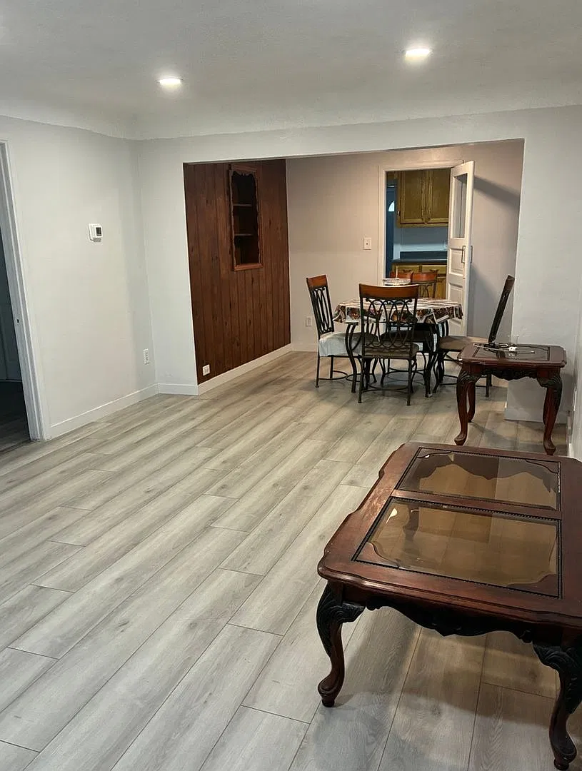 3 bedroom just right — Photo 3