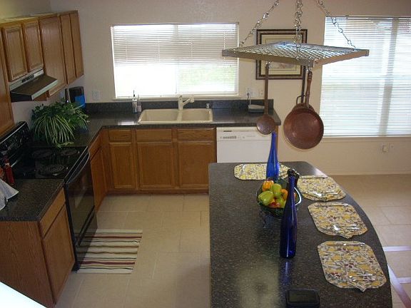 2nd image of 916 Valleybrook Dr