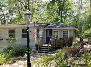 105 Main Ct, Dingmans Ferry, PA 18328