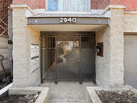 2nd image of 2940 N Lakewood Ave APT 7