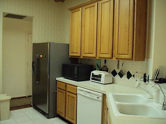 3rd image of 7303 Moon Beam Cir