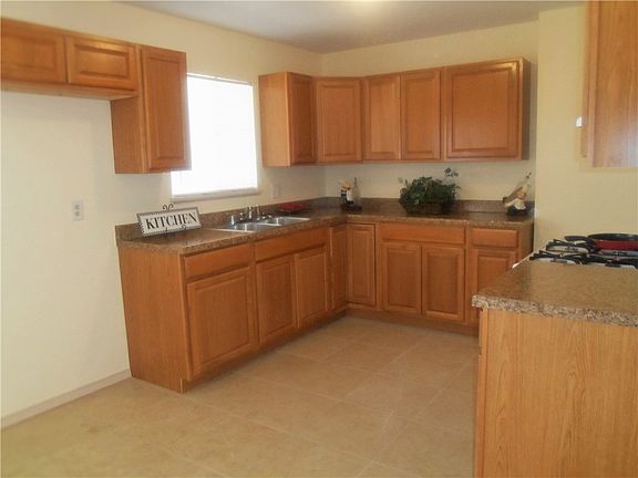 3rd image of 5829 Pickerel Dr