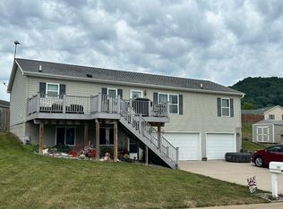 275 Knolls St, Lansing, IA 52151