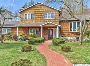 5 Suffolk Ln, Middletown, NJ 07748