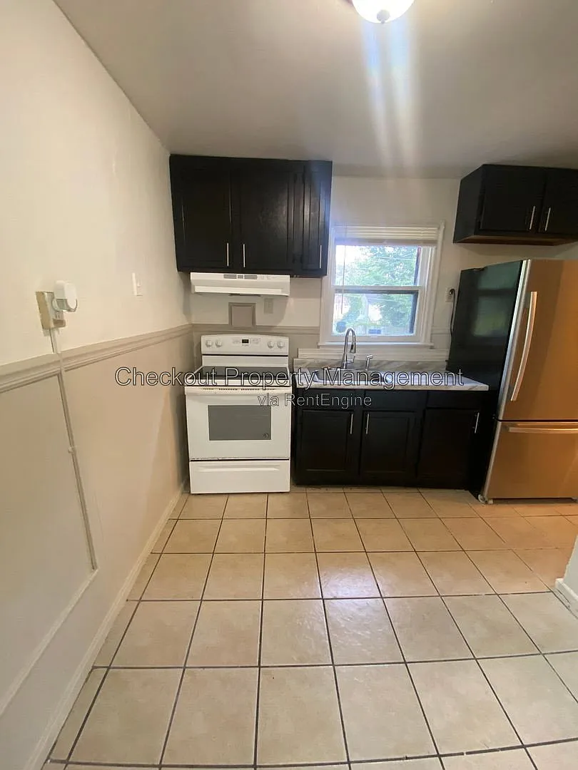 1 bed, 1.0 bath, 750 sqft, $795 — Photo 1