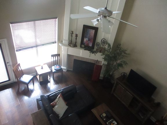 2nd image of 3609 Chesapeake Dr