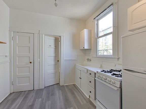 4th image of 1720 Pacific Ave APT 16