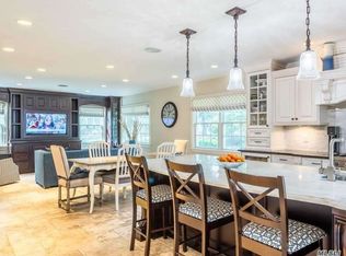 669 Park Ave, Manhasset, NY 11030