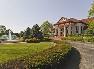 1332 Queens Way, Carmel, IN 46032