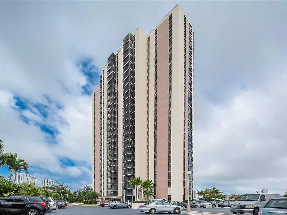 20379 W Country Club Dr #638