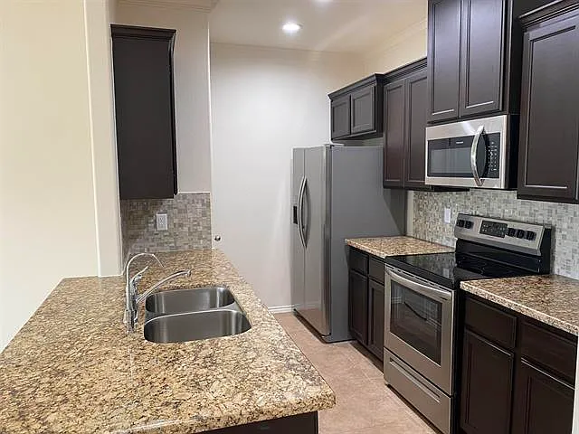 139 Niagara Dr #139 — Photo 5