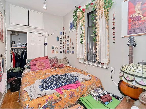 3rd image of 163 Chrystie St APT 1A