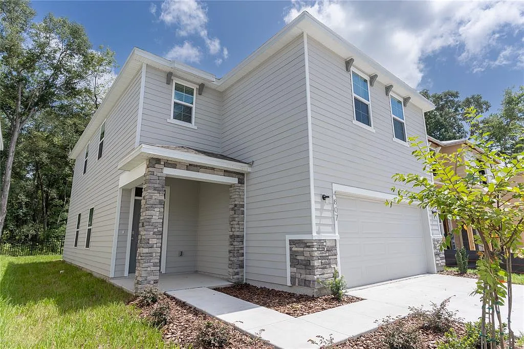 Building Photo - 4807 SW 51st Dr