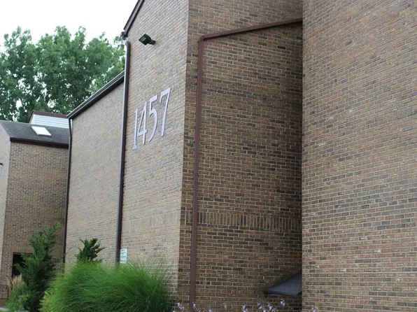 1457 E Pond Dr, Okemos, MI 48864