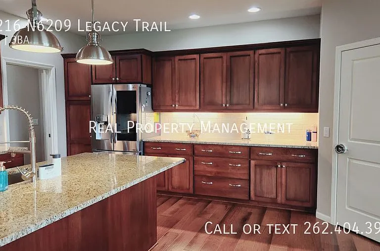 W216N6209 Legacy Trl — Photo 4