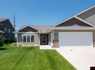 316 S Skylark Trl, Mankato, MN 56001