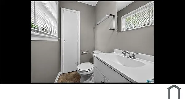 1613 Barrington Ln NE — Photo 15