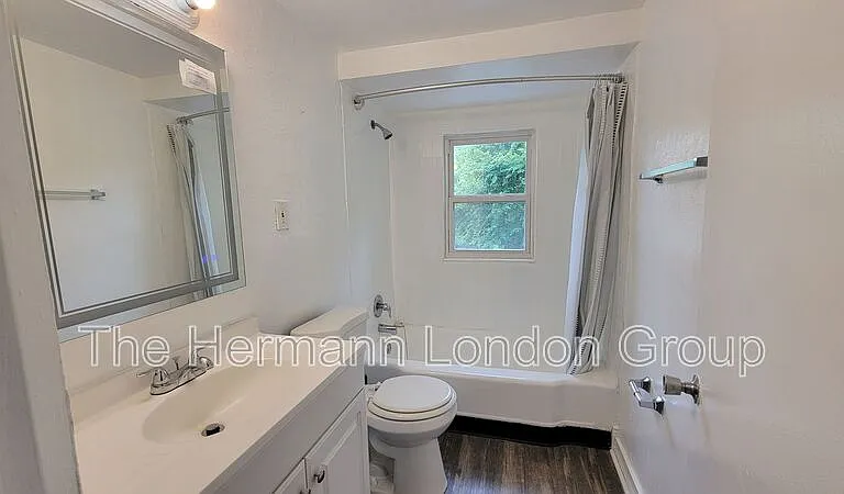 8720 Marcella Ave — Photo 12