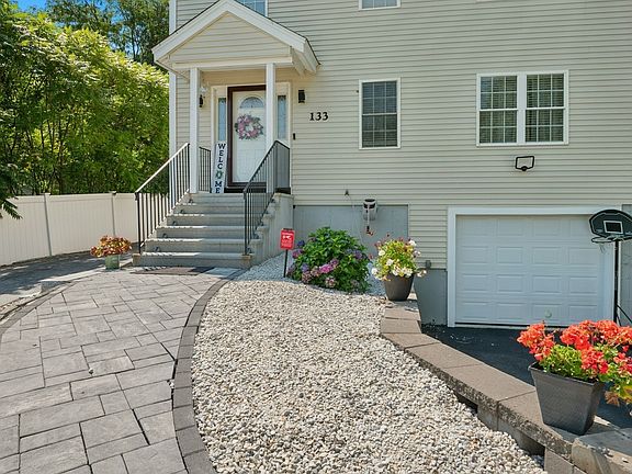3rd image of 133 Apricot St