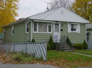 39 Auburn Ave, Johnston, RI 02919