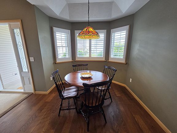 3rd image of 6610 Meadowland Cir