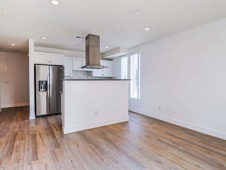 5934 Lemp Ave — Photo 19