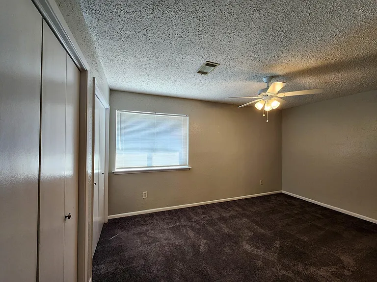17742 Kings Park Ln — Photo 12