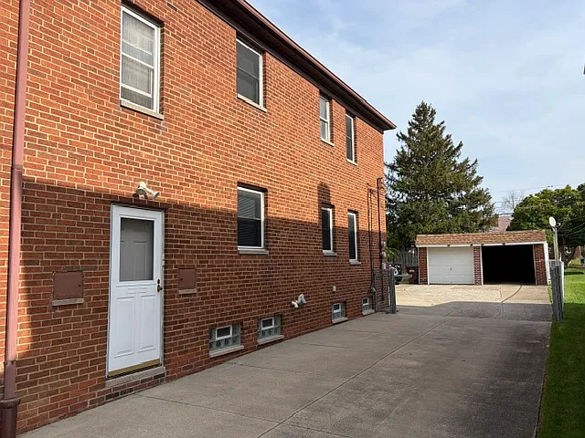 2 bed, 1200 sqft, $1,200 — Photo 2