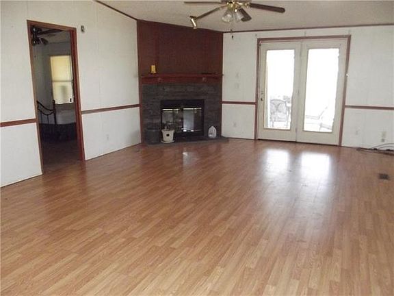 2nd image of 2943 Denwood Dr
