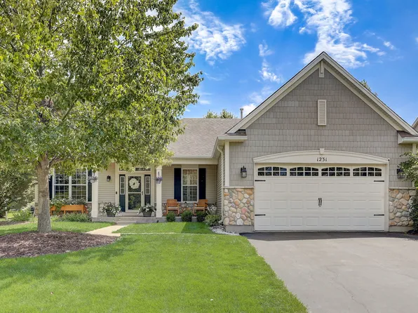 1231 McDole Dr, Sugar Grove, IL 60554