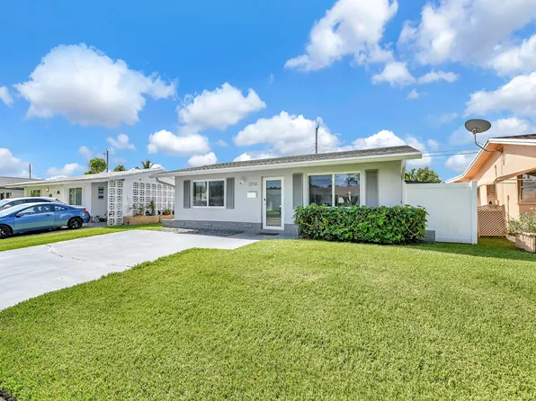 2710 NW 54th St, Tamarac, FL 33309