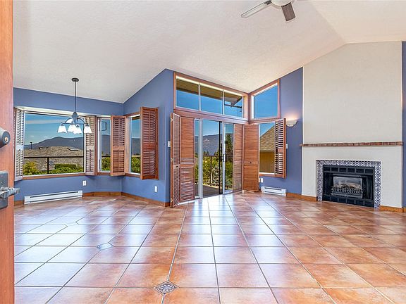 4th image of 802 Country Club Dr