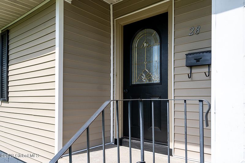 5th image of 28 Maine Avenue