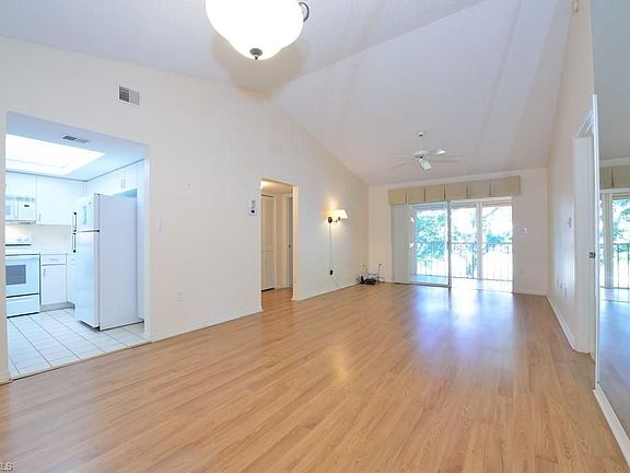 3rd image of 491 Quail Forest Blvd #C-202