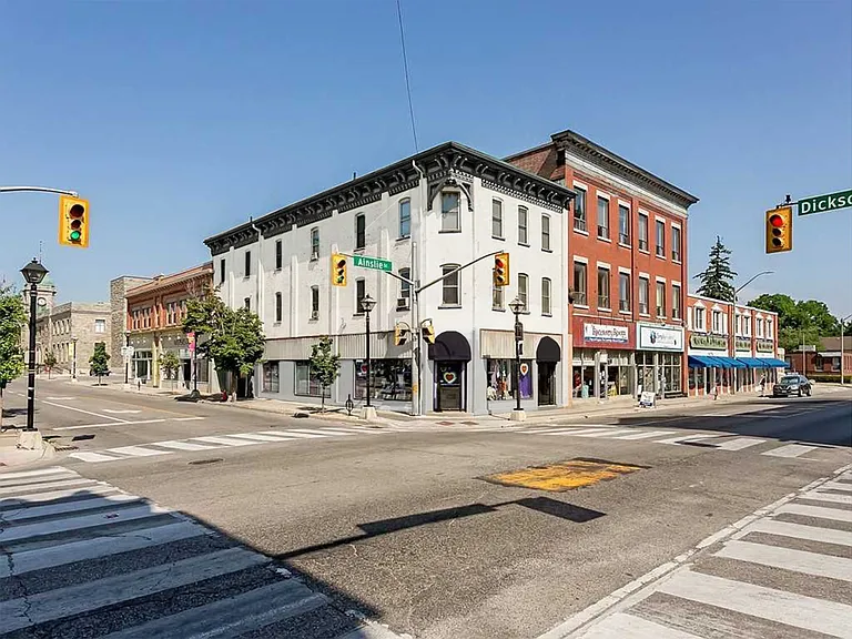 38 Ainslie St N #37 — Photo 4
