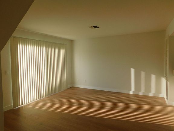 3rd image of 16751 Moody Cir APT A