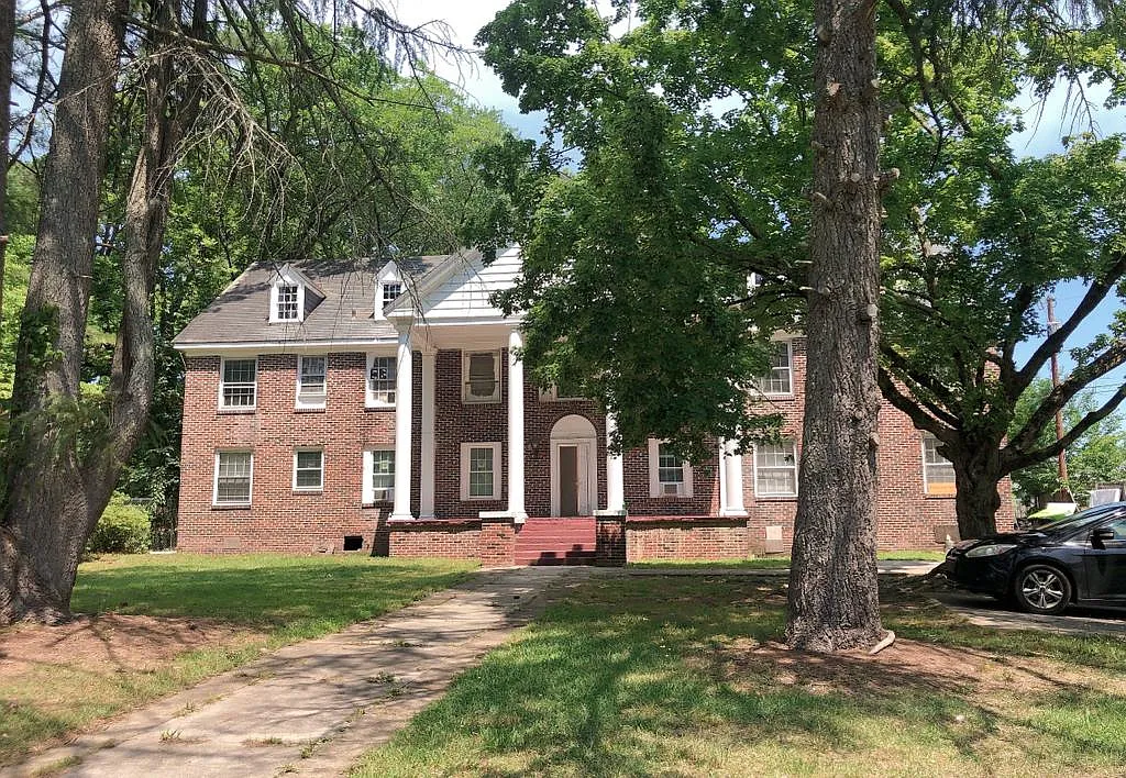 2 bed, $850 — Photo 1