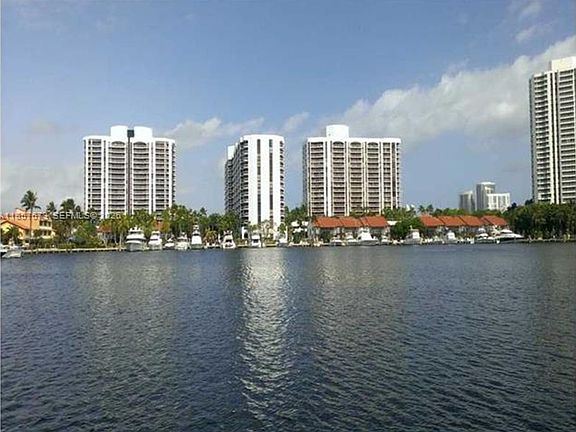 2nd image of 3600 Yacht Club Dr #Cu-1503