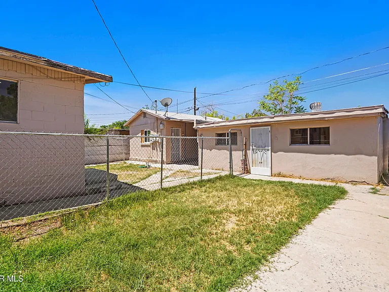 209 N Seville Dr #B — Photo 3
