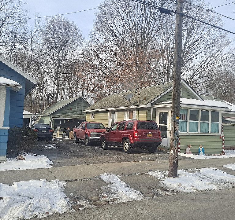 2nd image of 19 Travis Ave